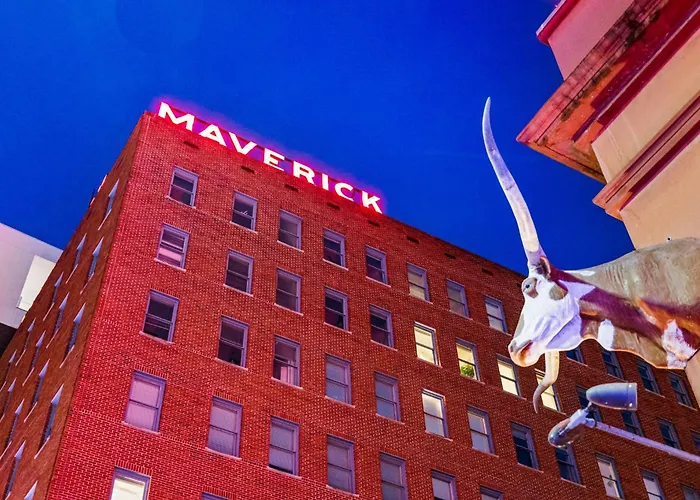 The Maverick, Powered By Placemakr - River Walk