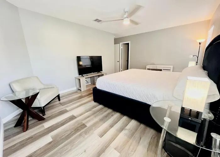 Spacious 3 Bedroom Home With Backyard