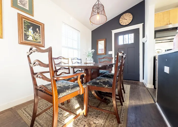 3Br Xl Bath 5 Min To Downtown Large Gated Parking