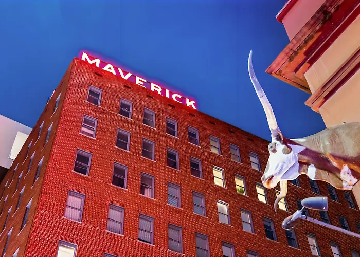 The Maverick, Powered By Placemakr - River Walk