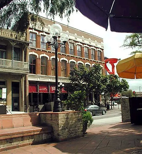 Romantic hotel: The Riverwalk Vista